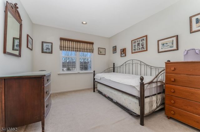 11 Jade Ln, Lopatcong Twp., NJ 08865