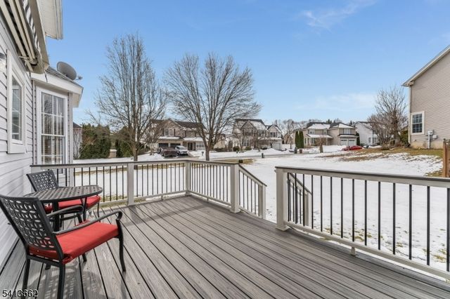 11 Jade Ln, Lopatcong Twp., NJ 08865