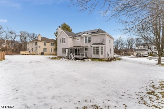 11 Jade Ln, Lopatcong Twp., NJ 08865