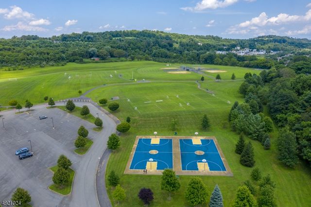 11 Jade Ln, Lopatcong Twp., NJ 08865