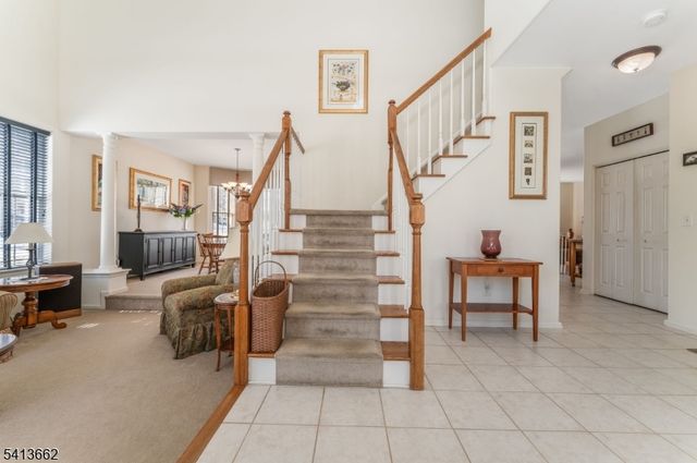 11 Jade Ln, Lopatcong Twp., NJ 08865