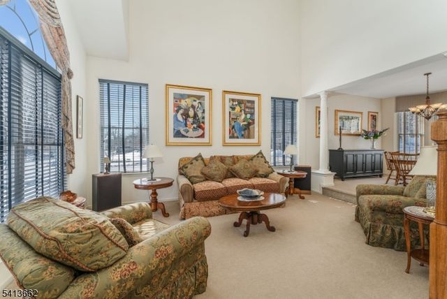 11 Jade Ln, Lopatcong Twp., NJ 08865