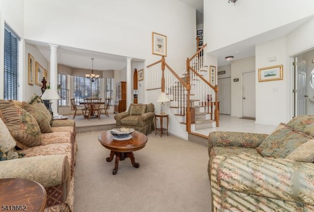 11 Jade Ln, Lopatcong Twp., NJ 08865