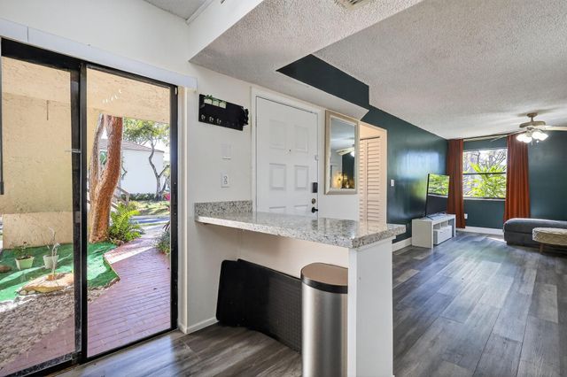 20110 NE 3rd Court 5, Miami, FL 33179