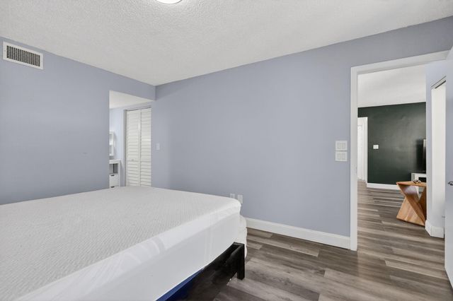 20110 NE 3rd Court 5, Miami, FL 33179