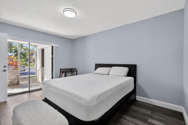 20110 NE 3rd Court 5, Miami, FL 33179