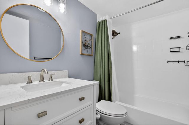 20110 NE 3rd Court 5, Miami, FL 33179