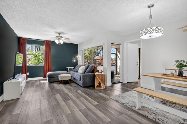 20110 NE 3rd Court 5, Miami, FL 33179