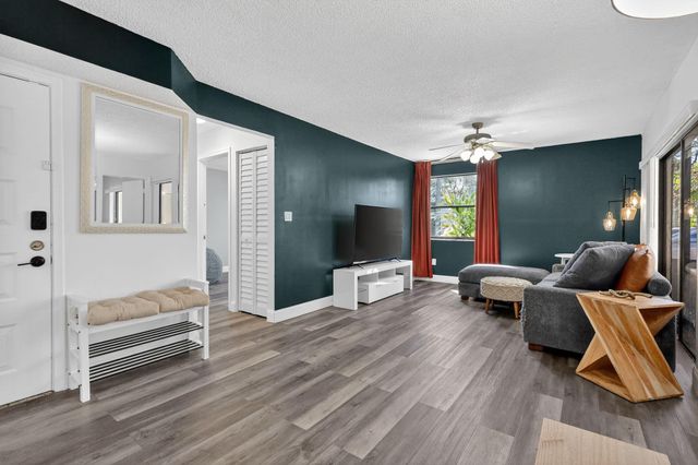 20110 NE 3rd Court 5, Miami, FL 33179