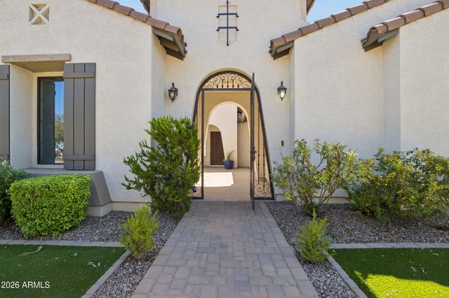 3153 E RED OAK Court, Gilbert, AZ 85297
