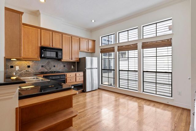 1605 Mcdonald Street, Houston, TX 77007