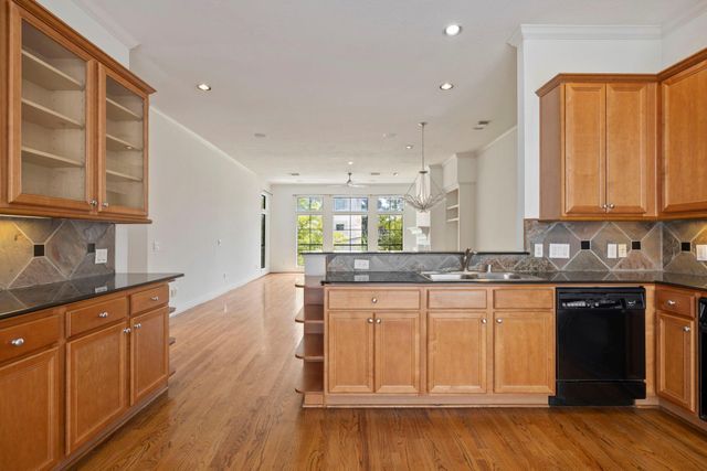 1605 Mcdonald Street, Houston, TX 77007