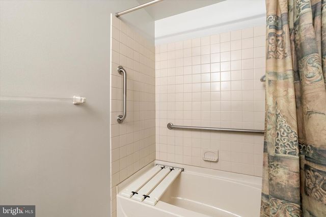 414 MOWAT CIR, Trenton, NJ 08690