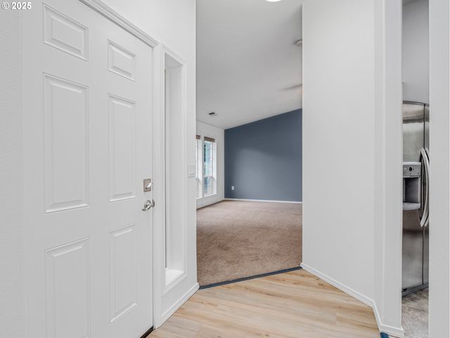 225 Sw VALLEYS EDGE St, Mc Minnville, OR 97128