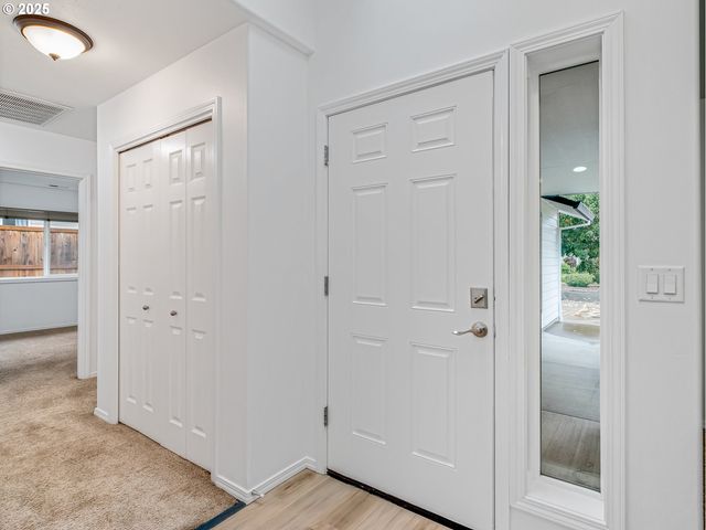 225 Sw VALLEYS EDGE St, Mc Minnville, OR 97128