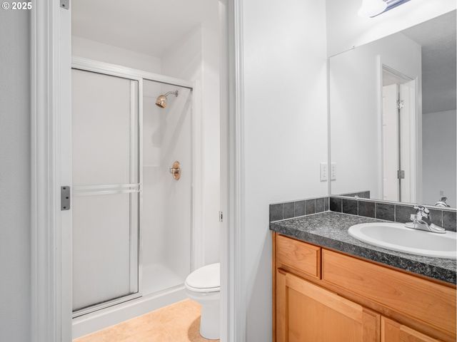 225 Sw VALLEYS EDGE St, Mc Minnville, OR 97128