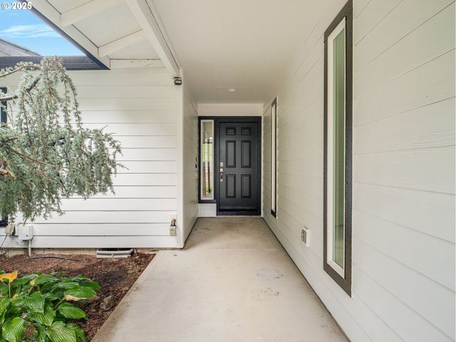 225 Sw VALLEYS EDGE St, Mc Minnville, OR 97128