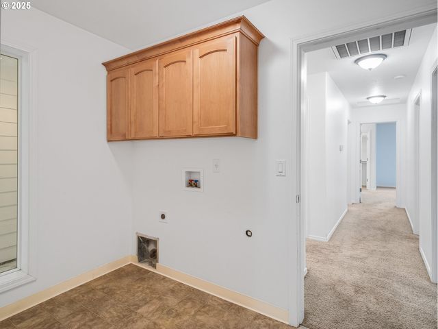 225 Sw VALLEYS EDGE St, Mc Minnville, OR 97128