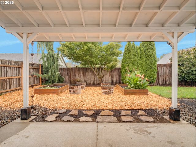 225 Sw VALLEYS EDGE St, Mc Minnville, OR 97128