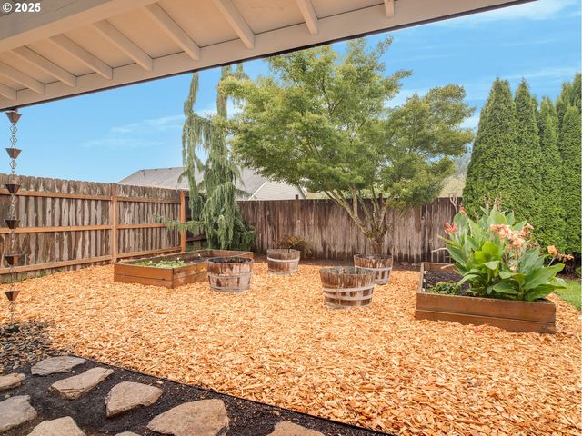 225 Sw VALLEYS EDGE St, Mc Minnville, OR 97128