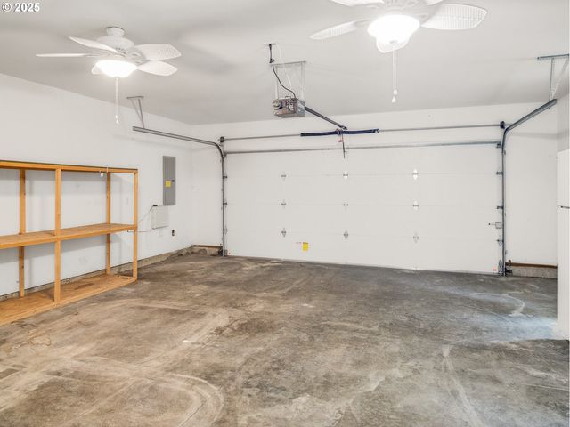 225 Sw VALLEYS EDGE St, Mc Minnville, OR 97128