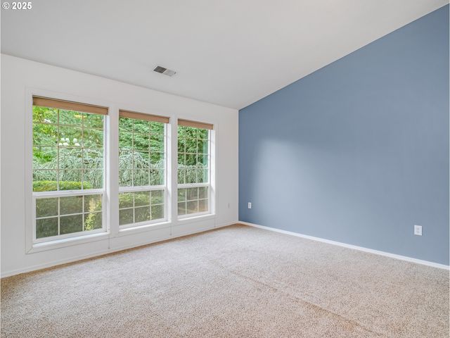 225 Sw VALLEYS EDGE St, Mc Minnville, OR 97128