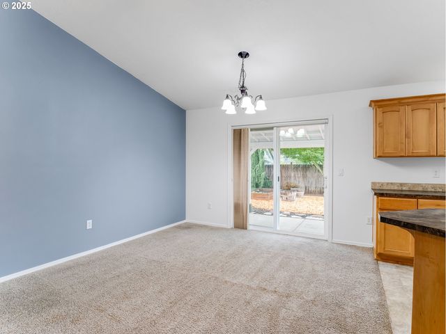 225 Sw VALLEYS EDGE St, Mc Minnville, OR 97128