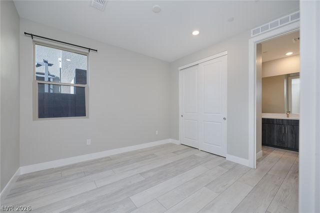 400 Red Feather Peak Court, Las Vegas, NV 89138