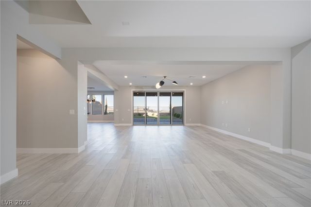 400 Red Feather Peak Court, Las Vegas, NV 89138
