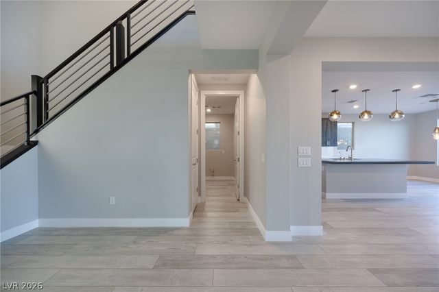 400 Red Feather Peak Court, Las Vegas, NV 89138