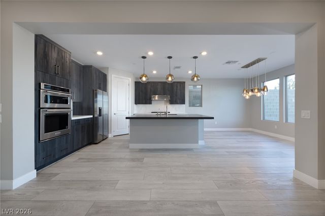 400 Red Feather Peak Court, Las Vegas, NV 89138