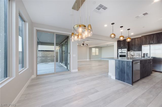 400 Red Feather Peak Court, Las Vegas, NV 89138