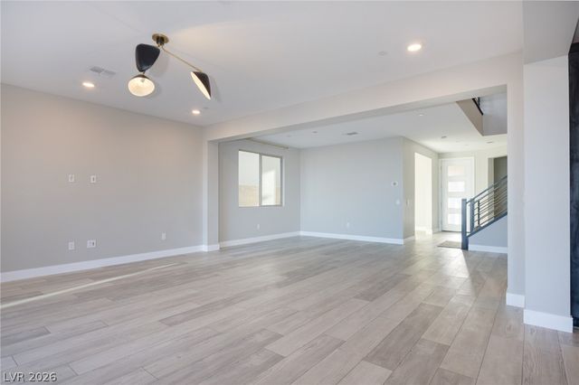 400 Red Feather Peak Court, Las Vegas, NV 89138