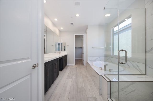 400 Red Feather Peak Court, Las Vegas, NV 89138