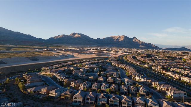 400 Red Feather Peak Court, Las Vegas, NV 89138