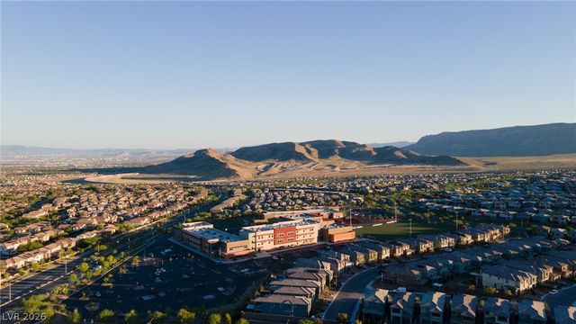 400 Red Feather Peak Court, Las Vegas, NV 89138