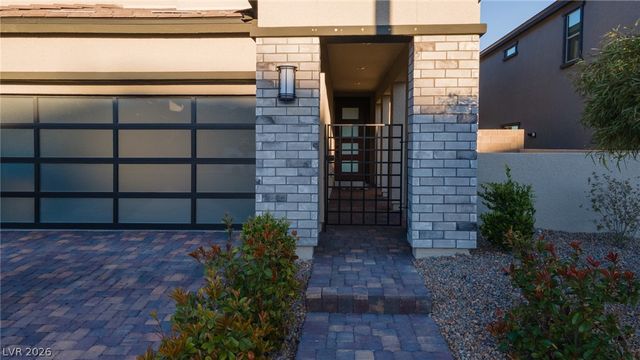 400 Red Feather Peak Court, Las Vegas, NV 89138
