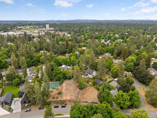 810 E Plateau Rd, Spokane, WA 99203