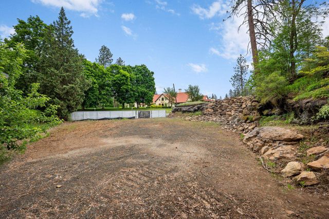 810 E Plateau Rd, Spokane, WA 99203