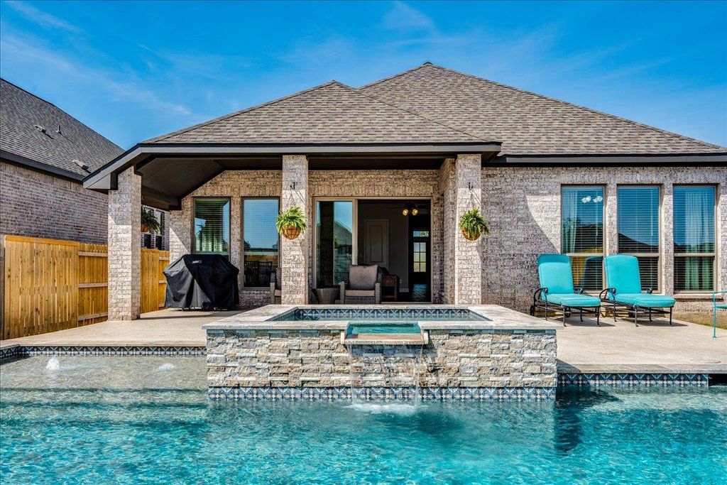 186 Prickly Poppy LOOP, Kyle, TX 78640