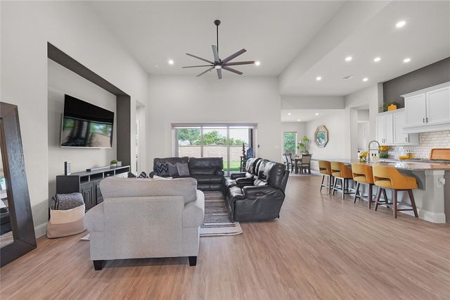 10303 Mesa Drive, Iowa Colony, TX 77583