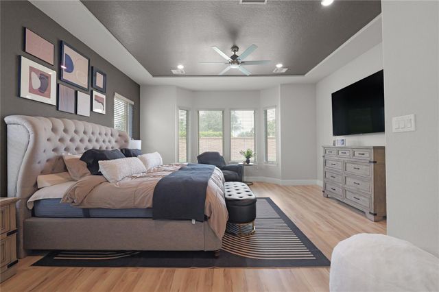 10303 Mesa Drive, Iowa Colony, TX 77583