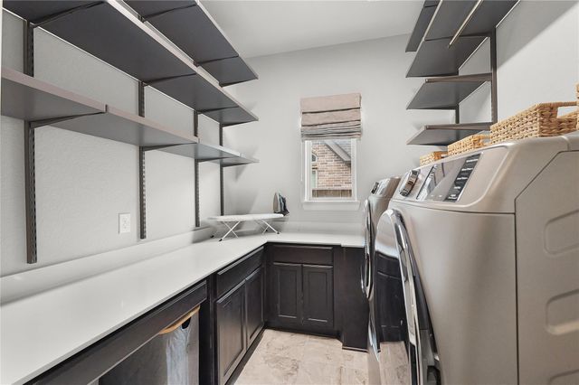 10303 Mesa Drive, Iowa Colony, TX 77583