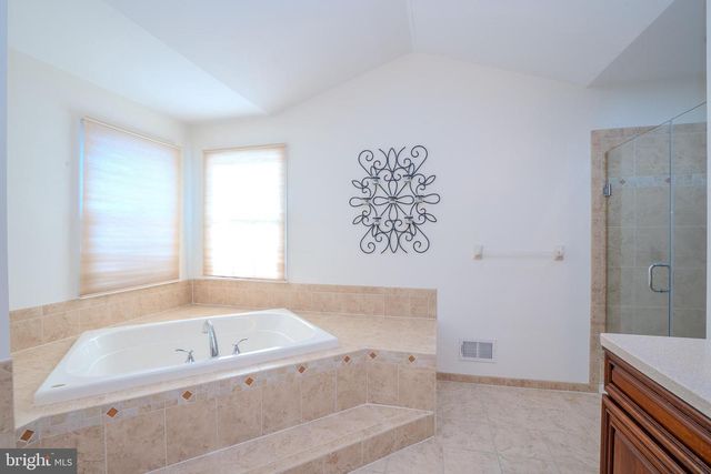 62 GREYLYNNE DR, Princeton, NJ 08540