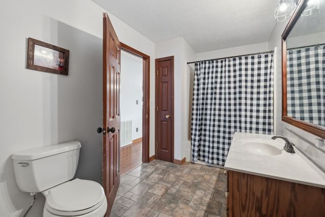 6949 Highway 41N, Cedar Hill, TN 37032