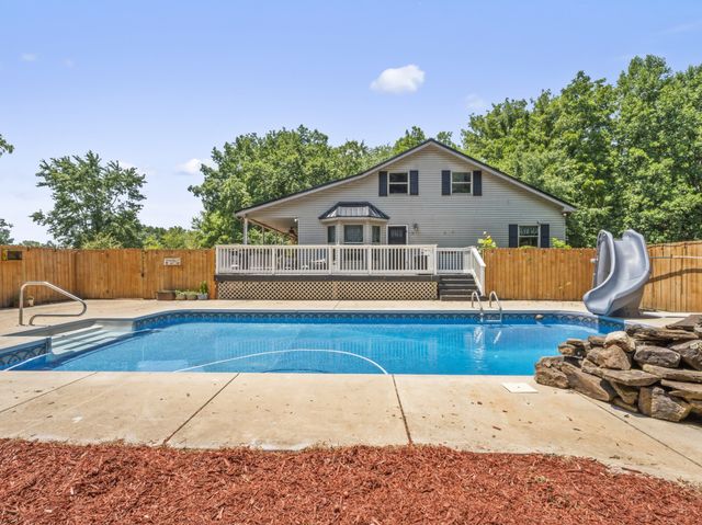 6949 Highway 41N, Cedar Hill, TN 37032