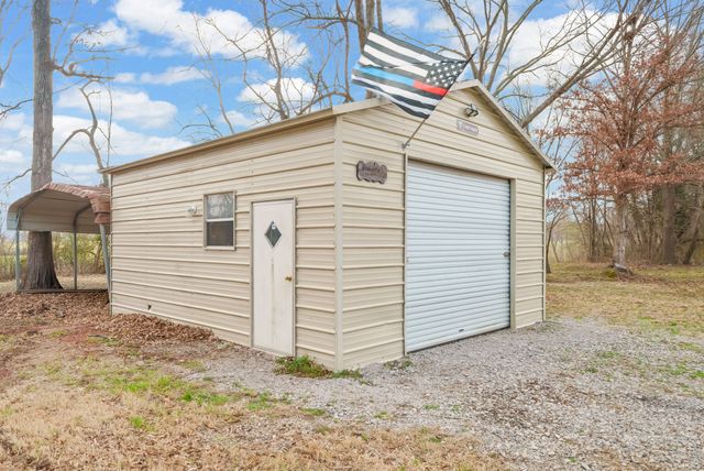 6949 Highway 41N, Cedar Hill, TN 37032