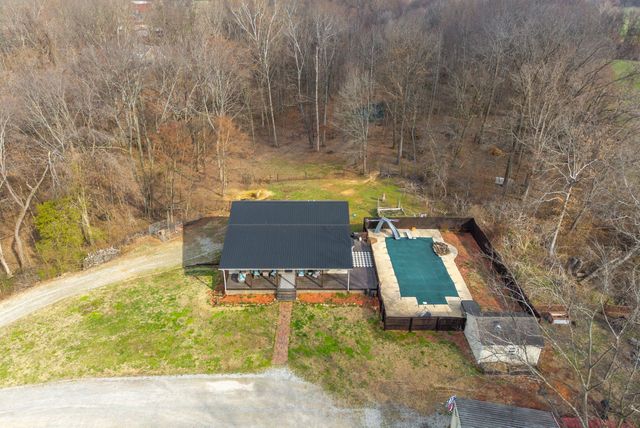 6949 Highway 41N, Cedar Hill, TN 37032