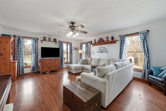 6949 Highway 41N, Cedar Hill, TN 37032