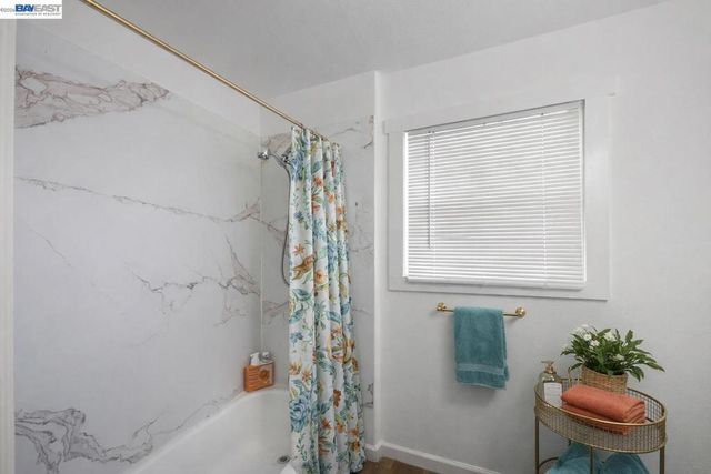 2218 82Nd Ave, Oakland, CA 94605